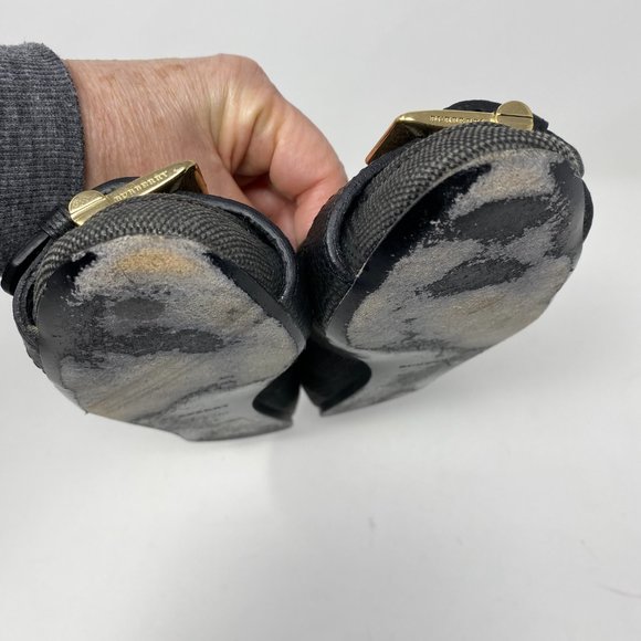burberry slip on flats w/ buckle - Picture 7 of 10